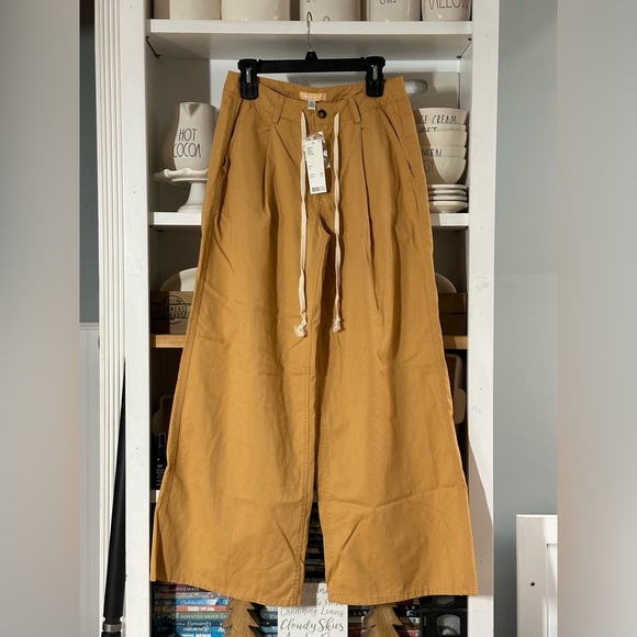 Urban Outfitters Laura Pleated Wide Leg Trousers. - Picture 5 of 15